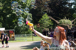 Castlefest 2013 - Vrouw met bellenblaaspistool