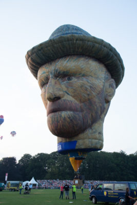 De Vincent van Gogh Special Shape Ballon is gebouwd om de beroemde Nederlandse schilder te herdenken.