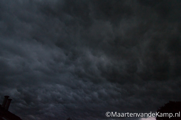 Foto's Noodweer Nederland Vandaag - Noodweer Trok Over Nederland Asser Courant : Onweer in nederland 2020, noodweer nederland 2020, thunderstorm onweer en bliksem in nederland, eindhoven 26 juni 2020.